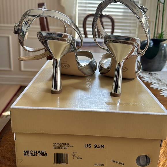 Running too small for me - Picture 1 of 2